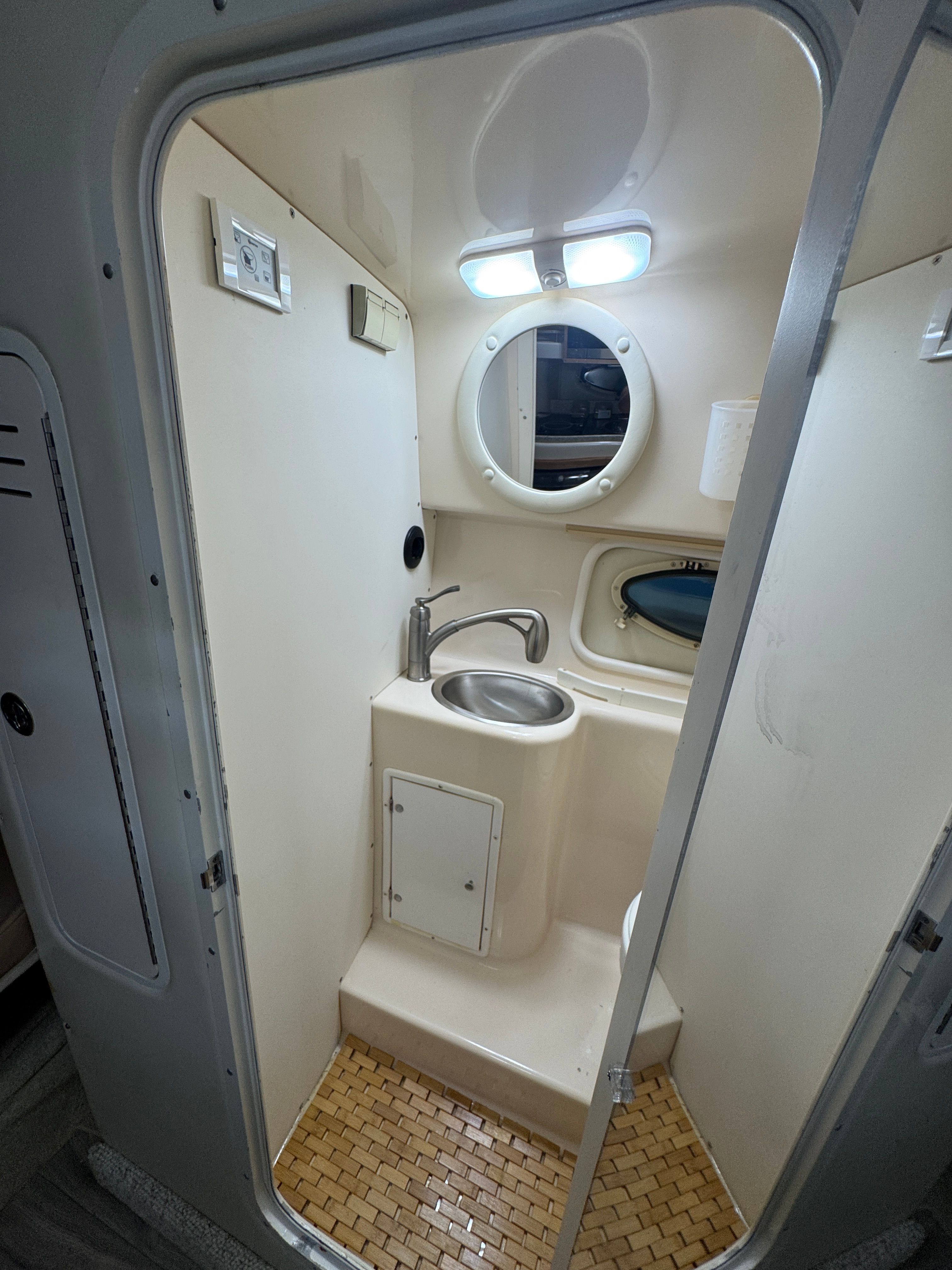 2000 Rinker Fiesta Vee 270 - 19