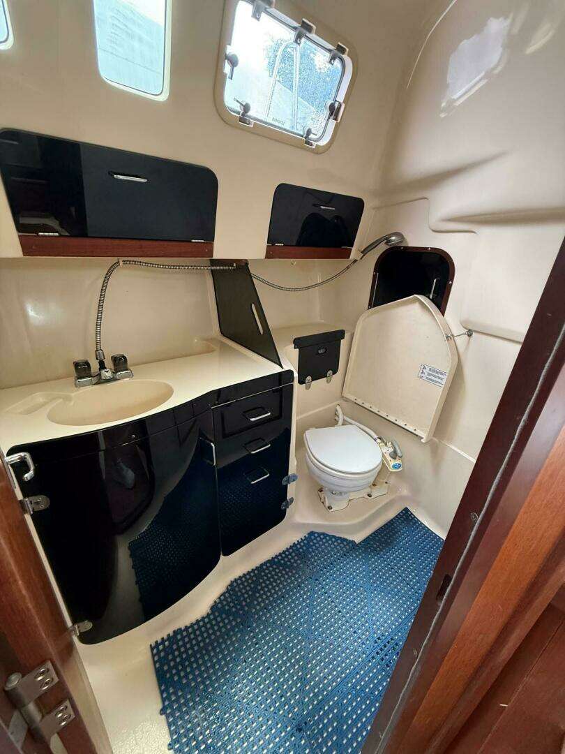 1995 Hunter 336 - Image 6