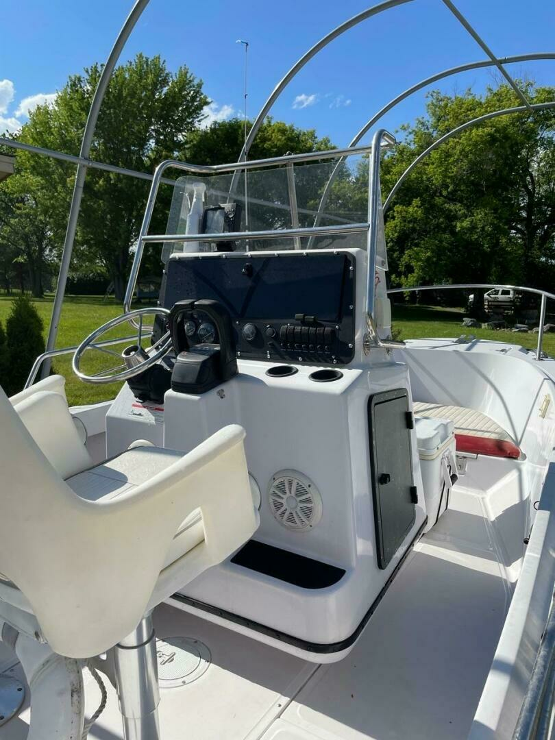 1997 Boston Whaler — - Image 6