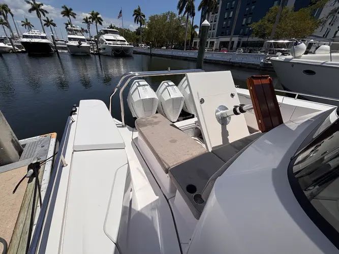 2022 Axopar Cross Cabin - Image 41