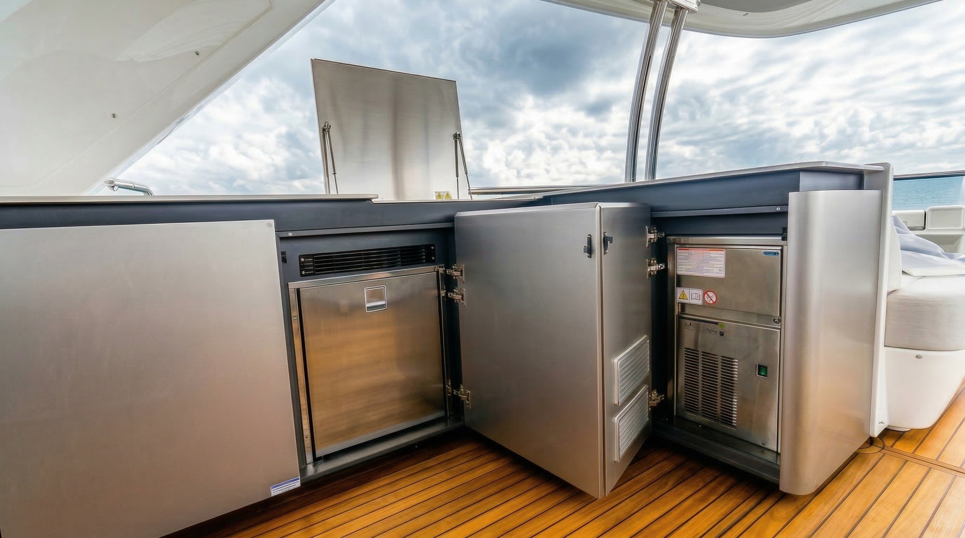 2027 Absolute Navetta 70 - Image 19