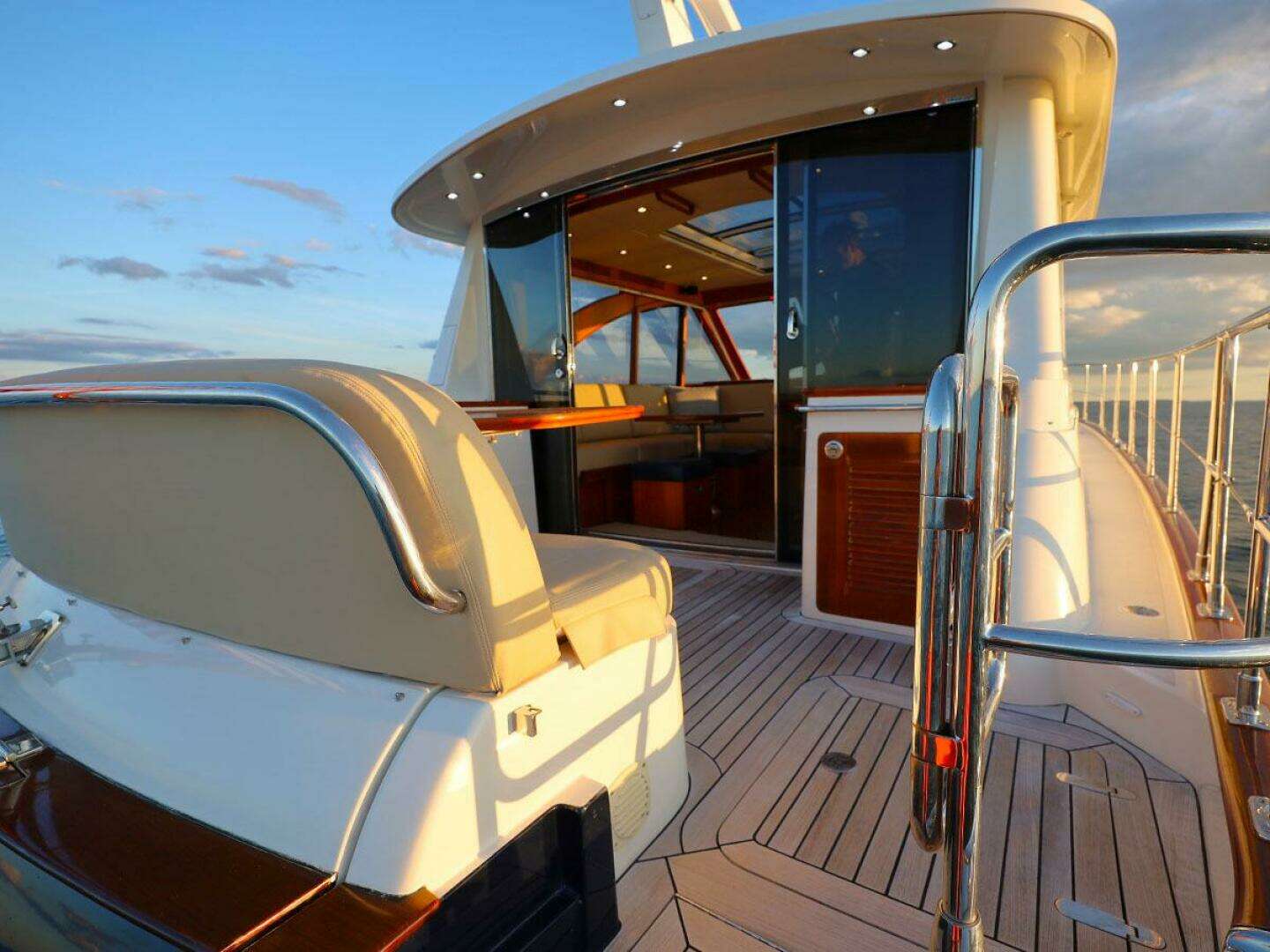 2014 Hunt Yachts — - Image 12