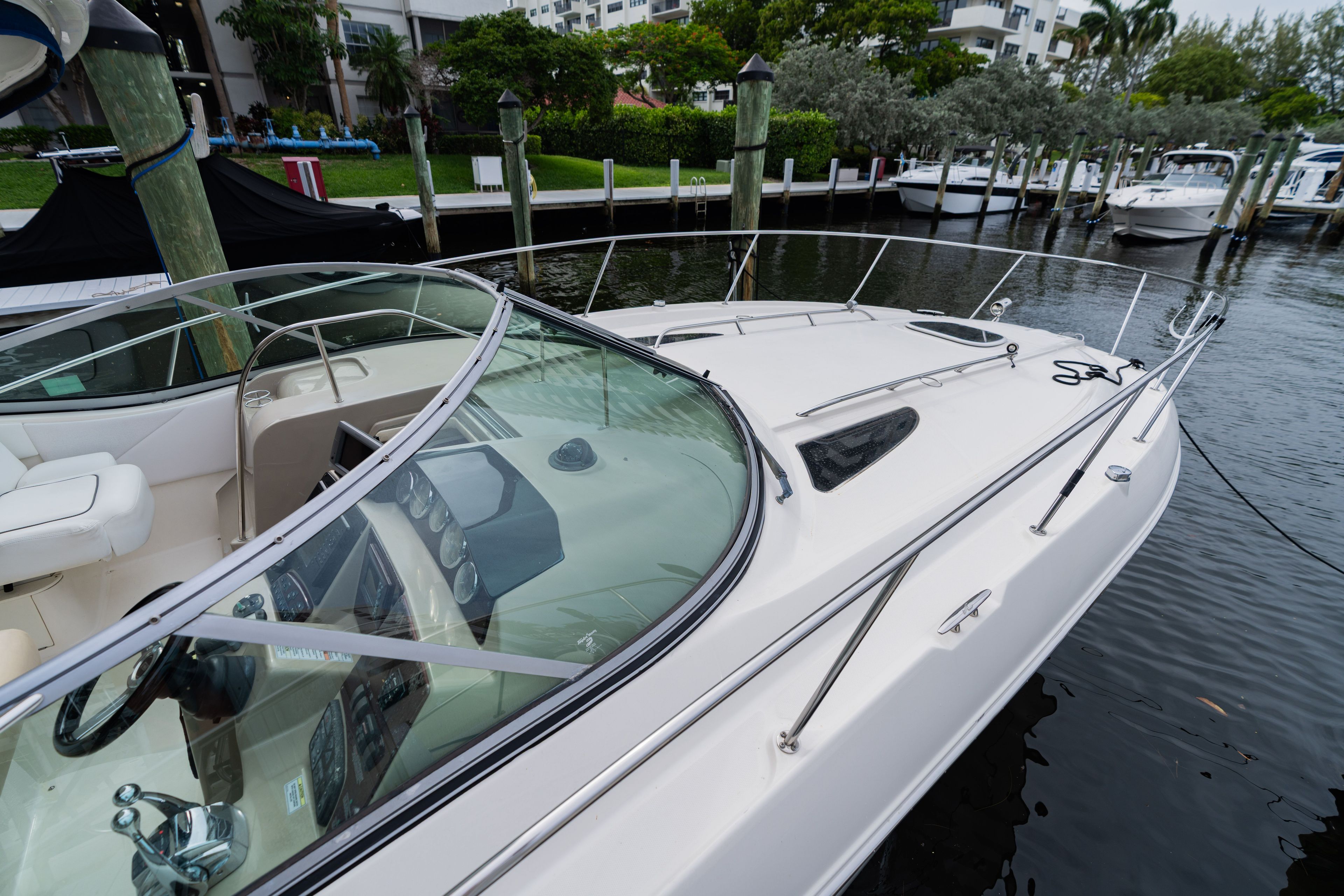 2010 Sea Ray Sundancer 330 - 20
