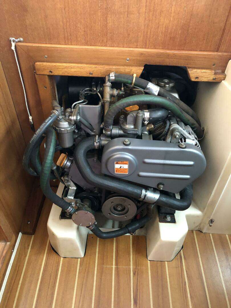 2005 Catalina 320 - Image 37