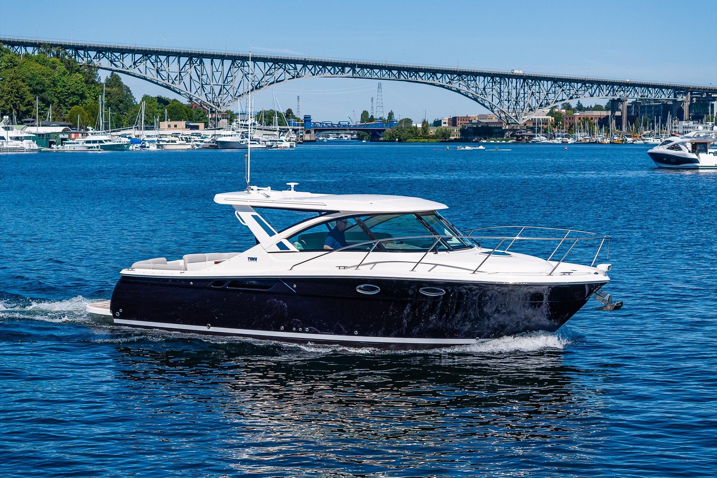 2018 Tiara Yachts 3100 Coronet