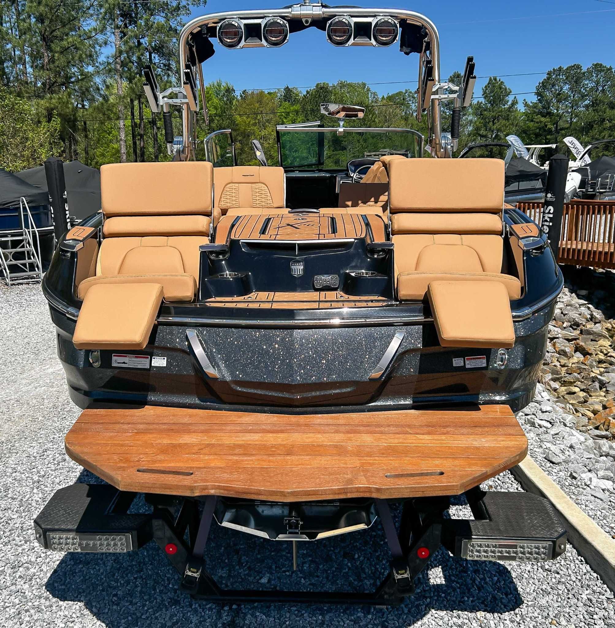 2021 MasterCraft X26 - 11