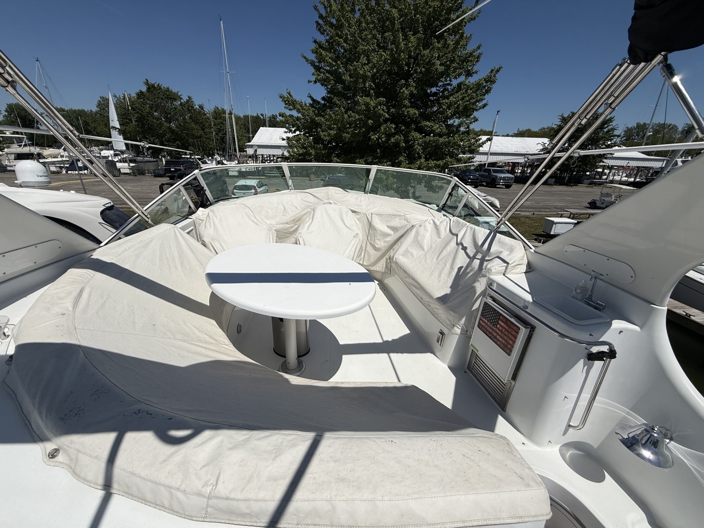 1999 Carver 450 Voyager - Image 14