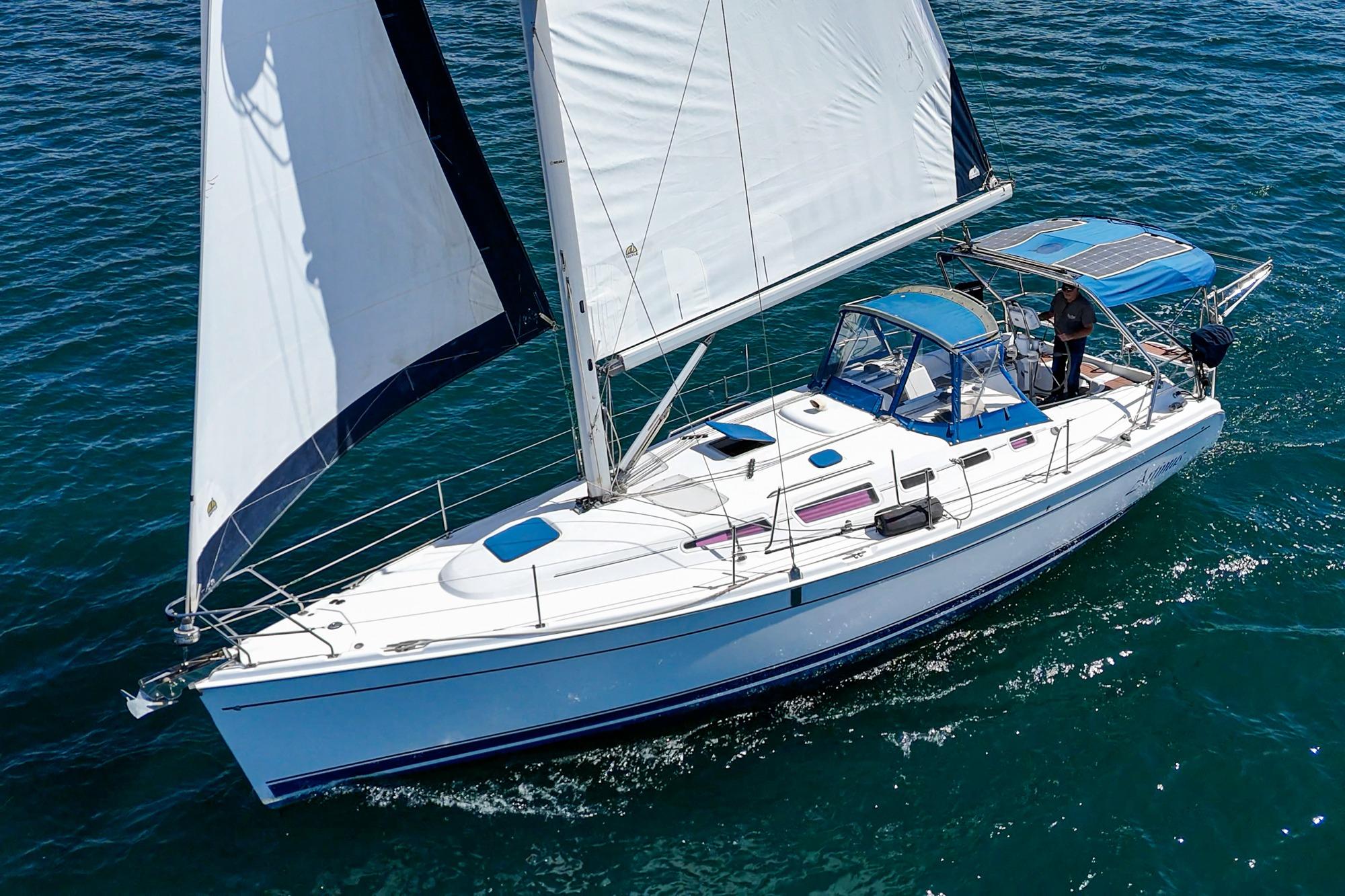 2007 Hunter 38