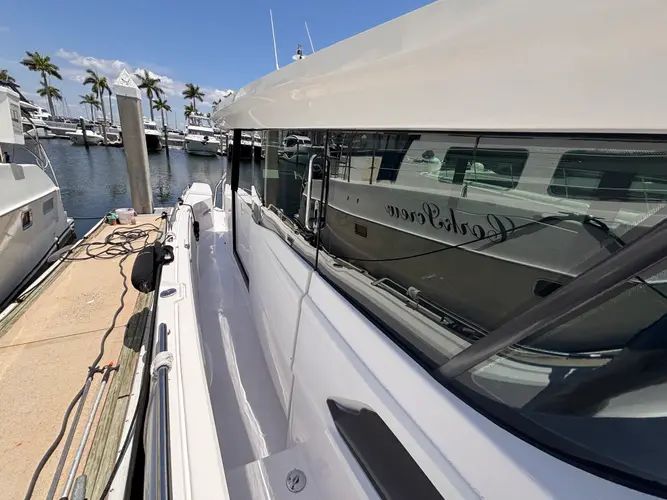 2022 Axopar Cross Cabin - Image 42