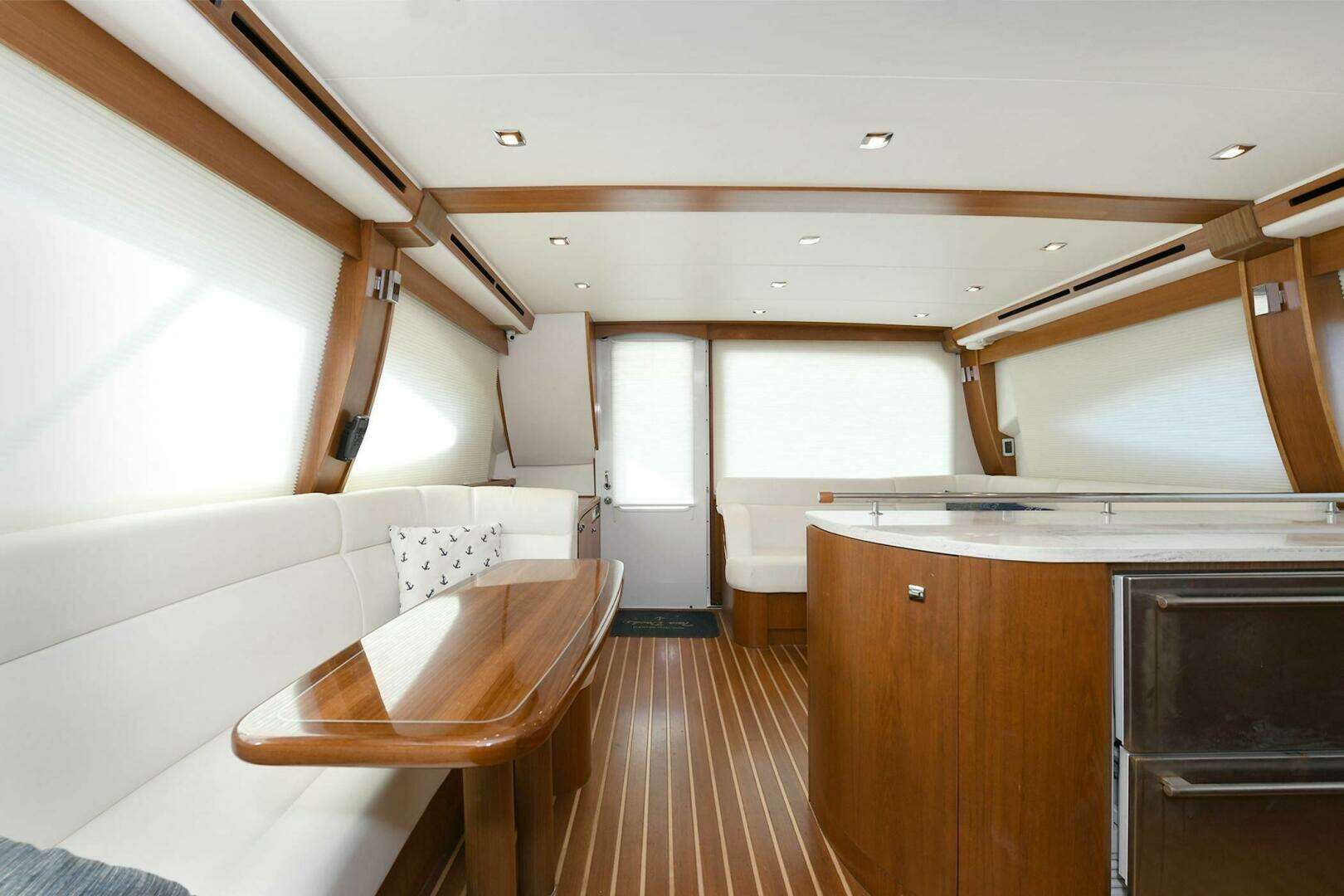 2015 Tiara Yachts 48 Convertible - Image 29