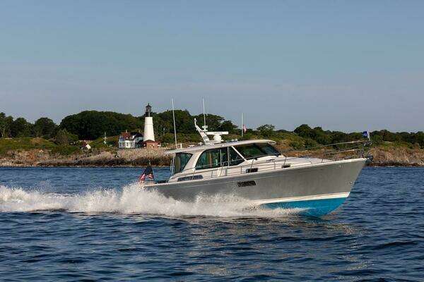 2027 Sabre 43 Salon Express