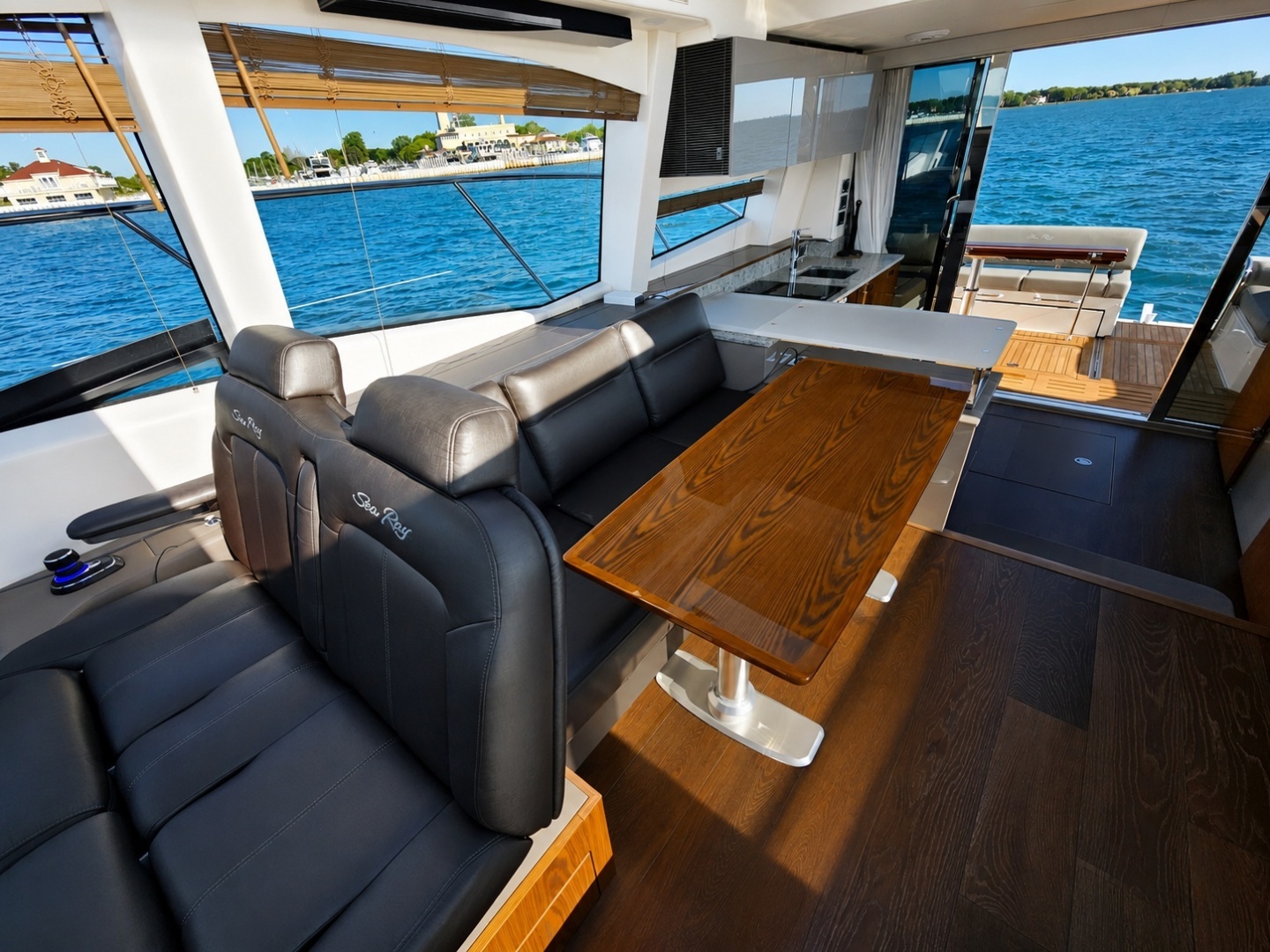 2019 Sea Ray 520 Sundancer - Image 32