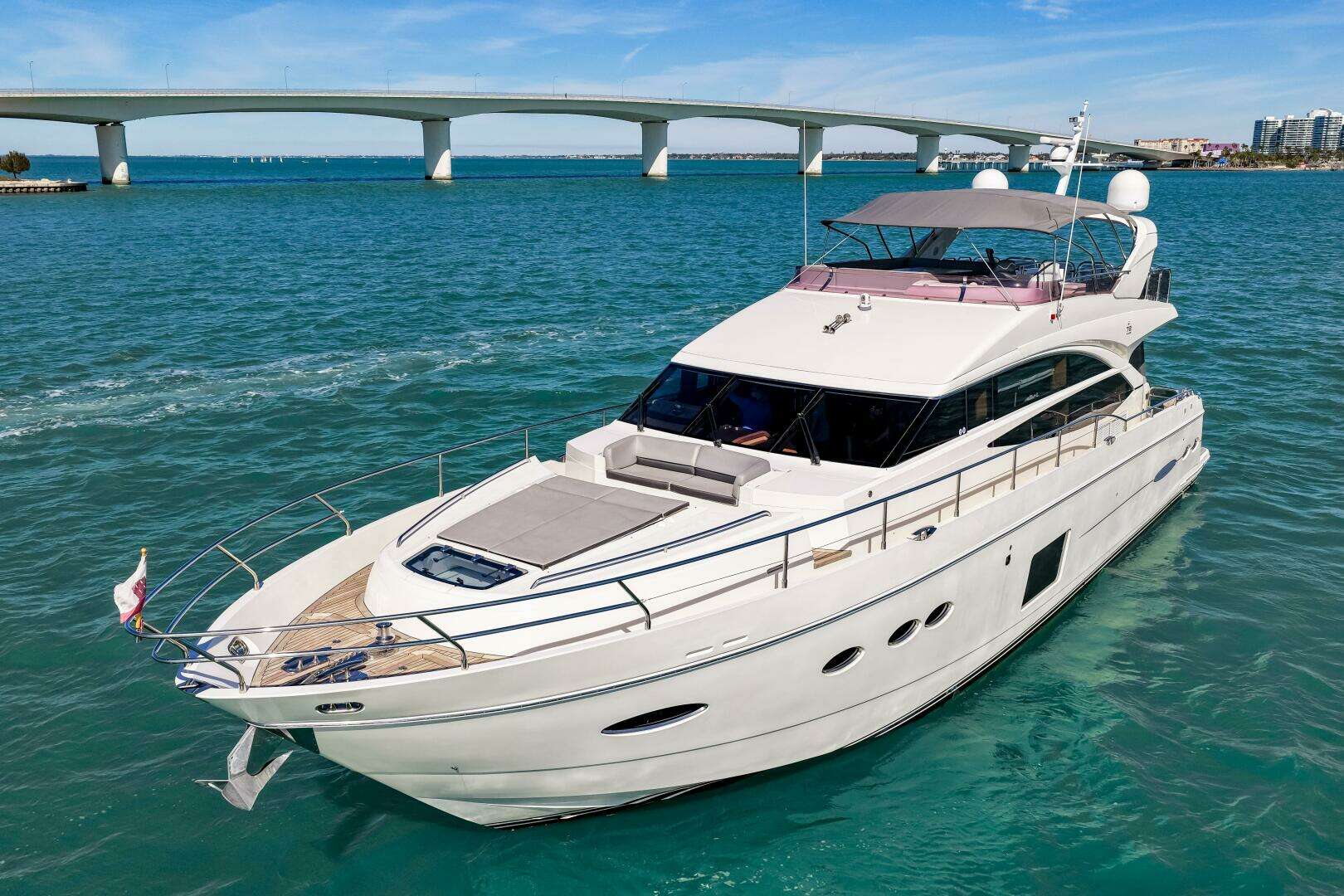 2014 Princess Y72 - Image 32