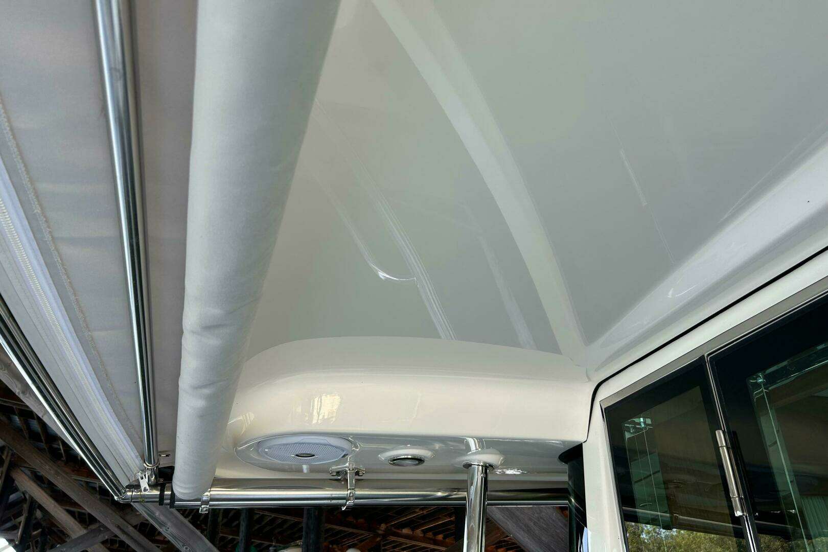 2022 Sabre 45 Salon Express - Image 14