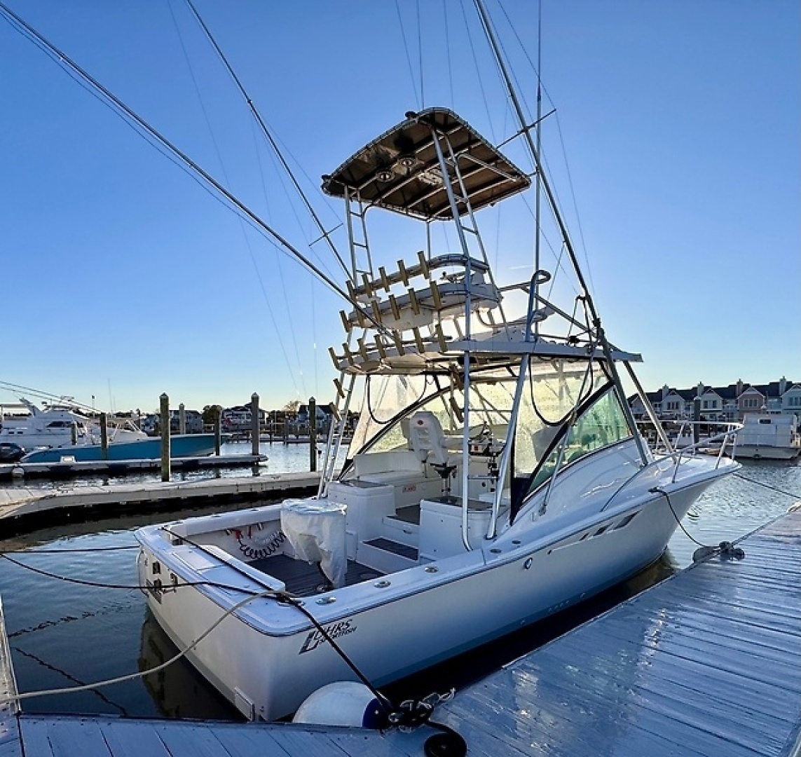 2005 Luhrs 32 Express - Image 2