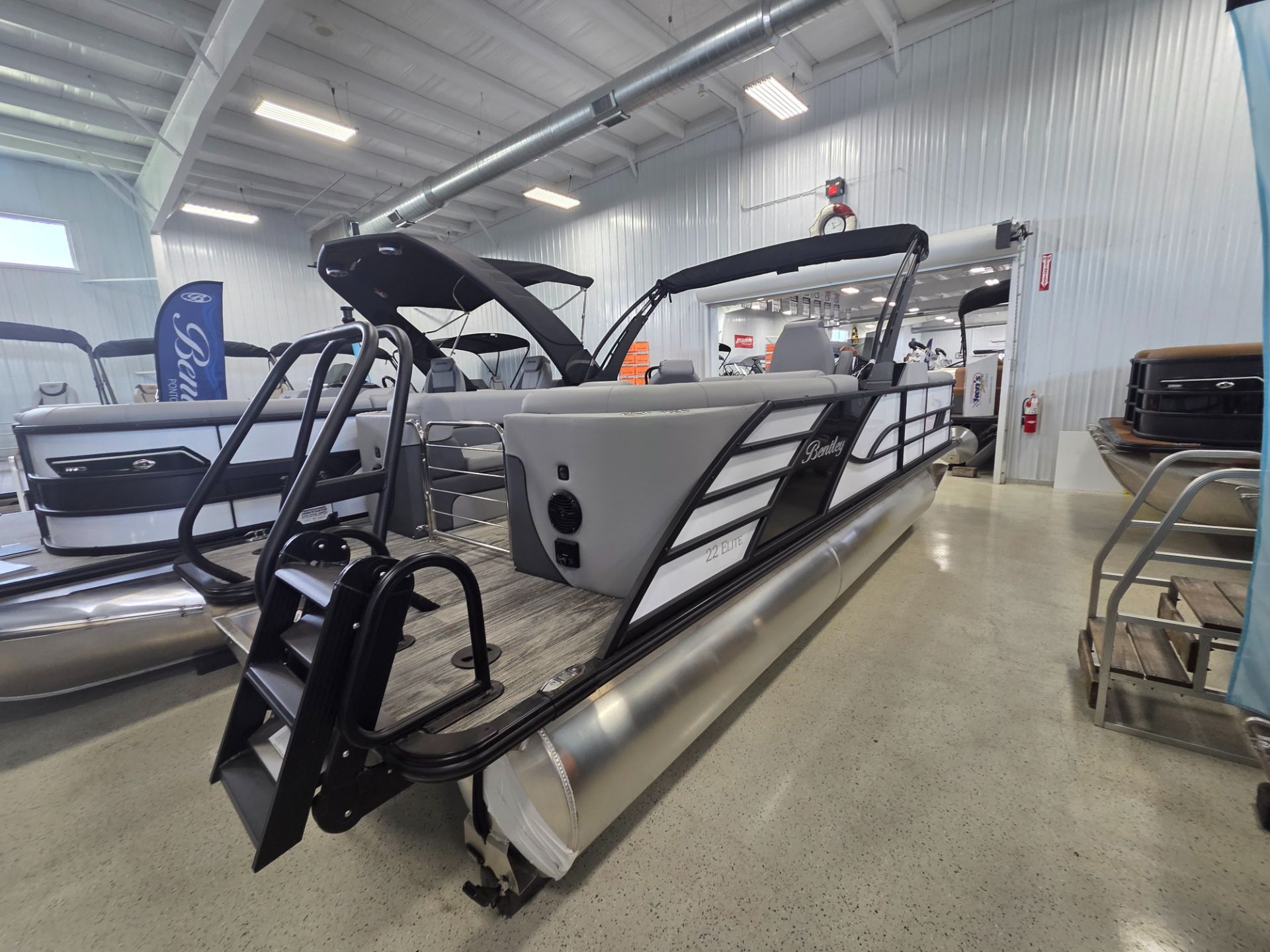 2026 Bentley Pontoons Elite 223 Admiral - 4