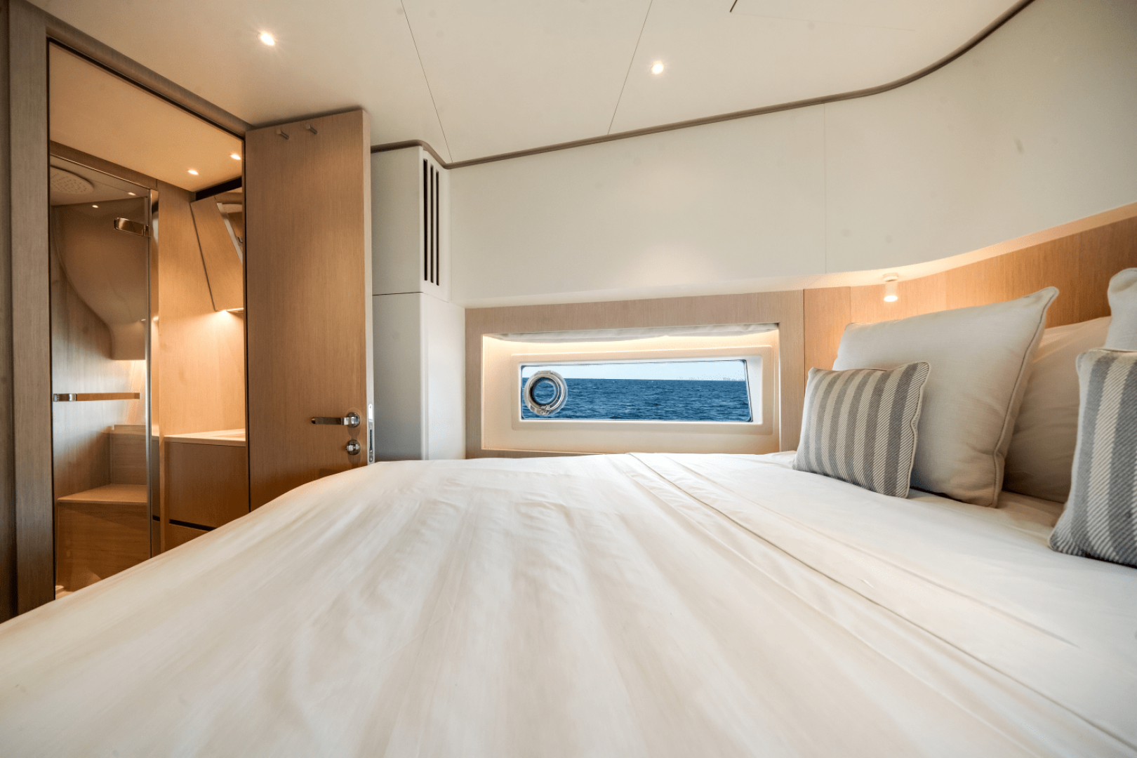2025 Azimut Seadeck 6 - Image 54