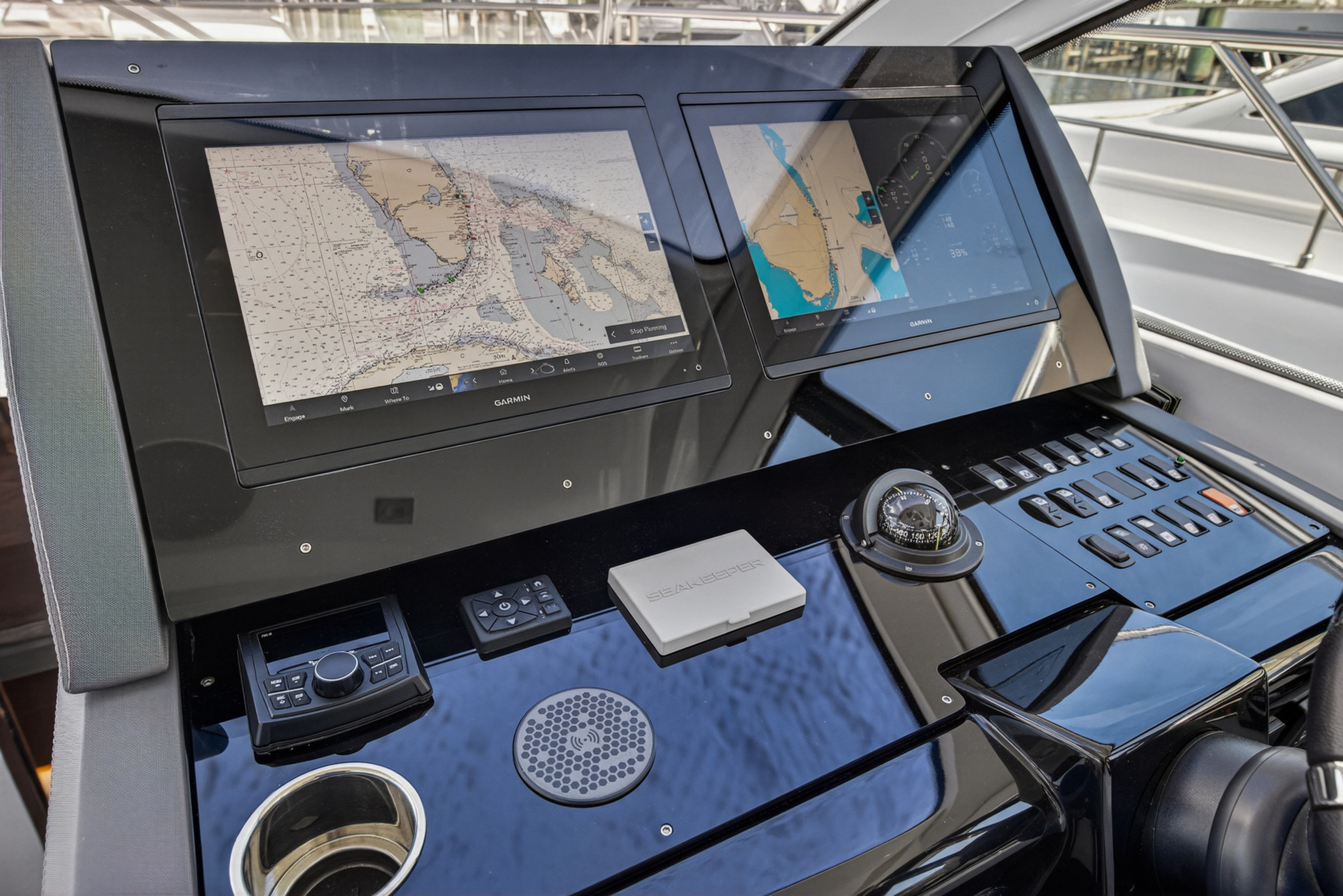 2023 Cruisers Yachts 50 CANTIUS - Image 56