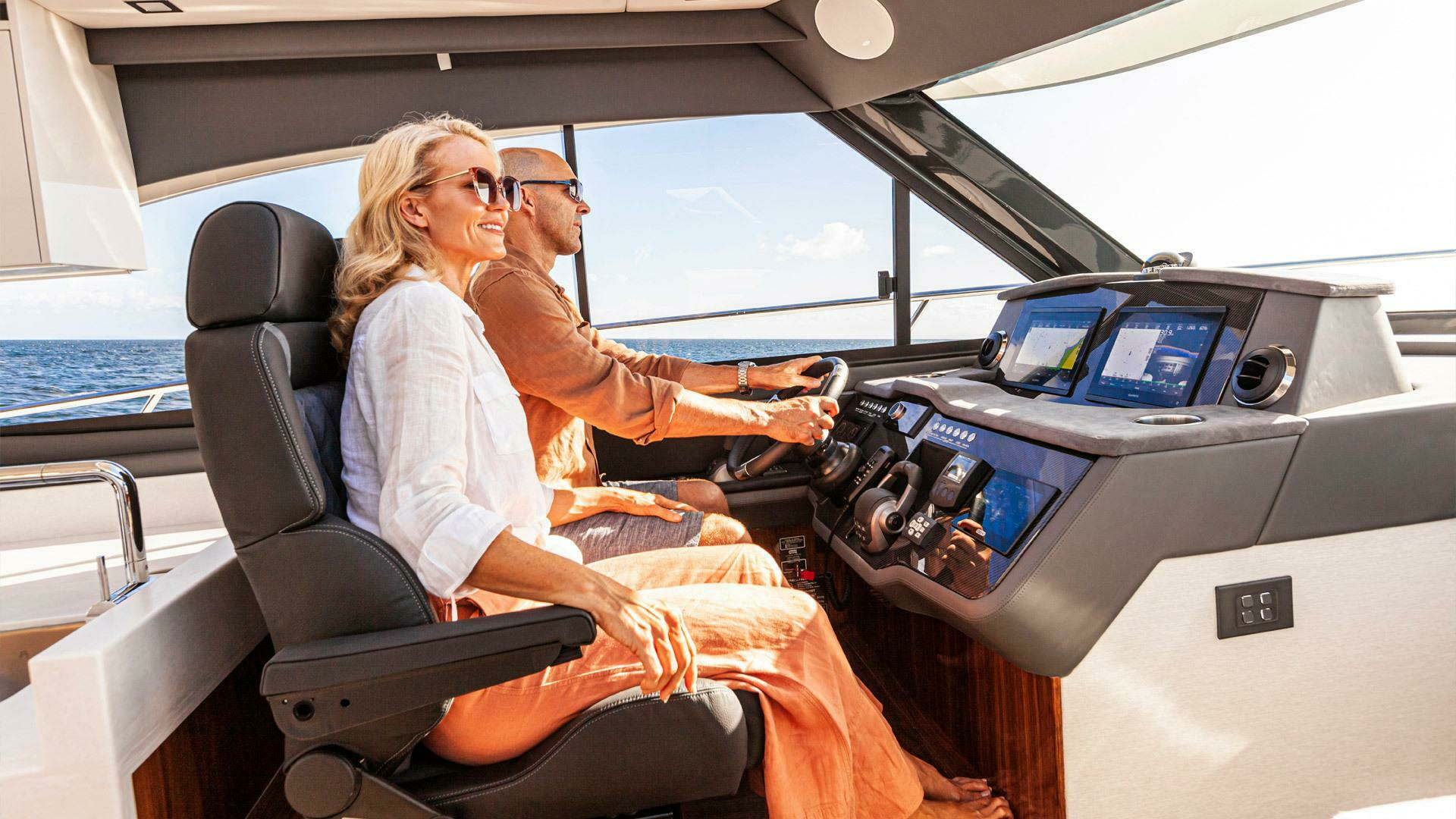 2026 Riviera 4600 Sport Yacht Platinum Edition - Image 13