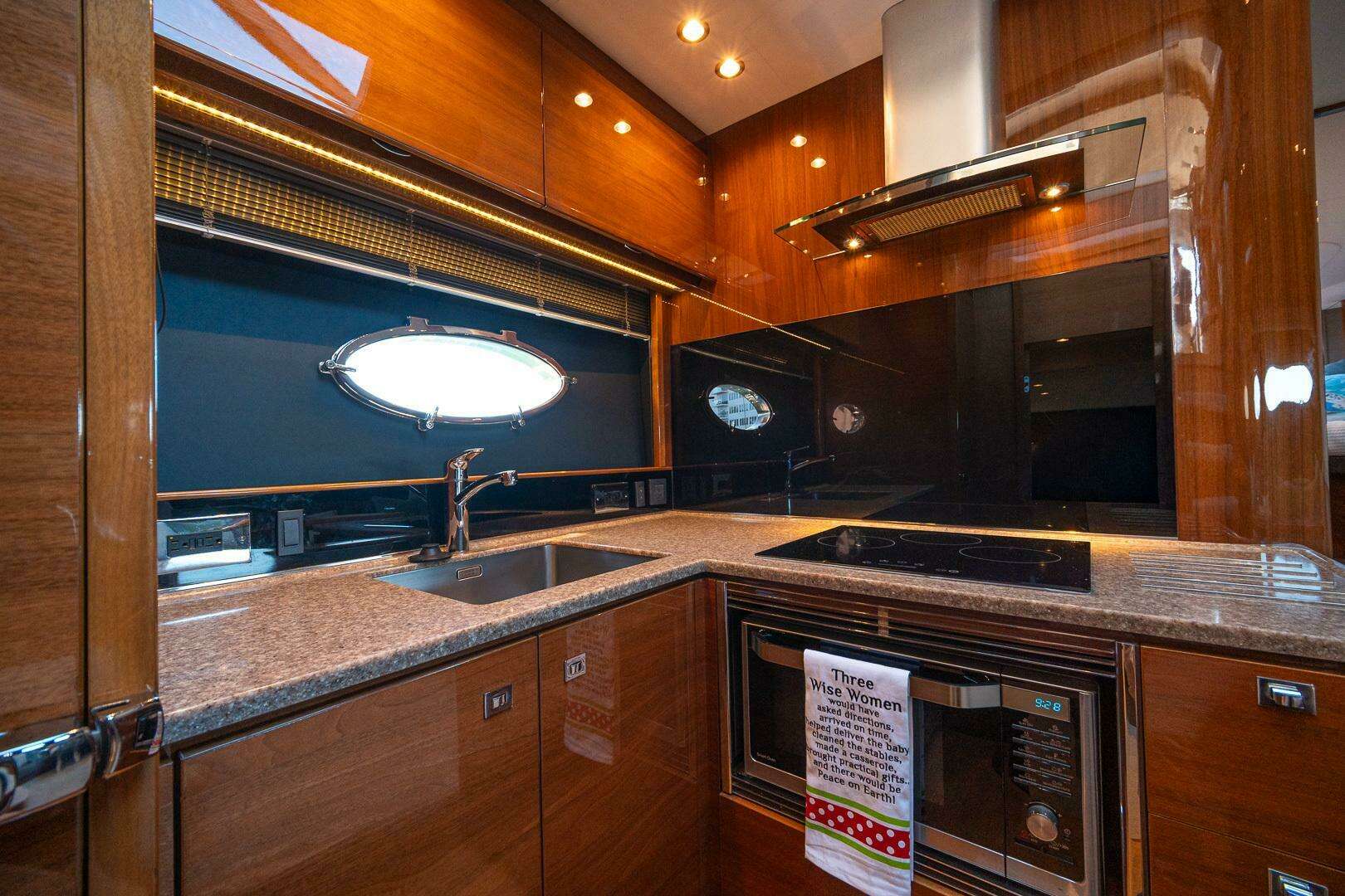 2016 Princess V48 - Image 21