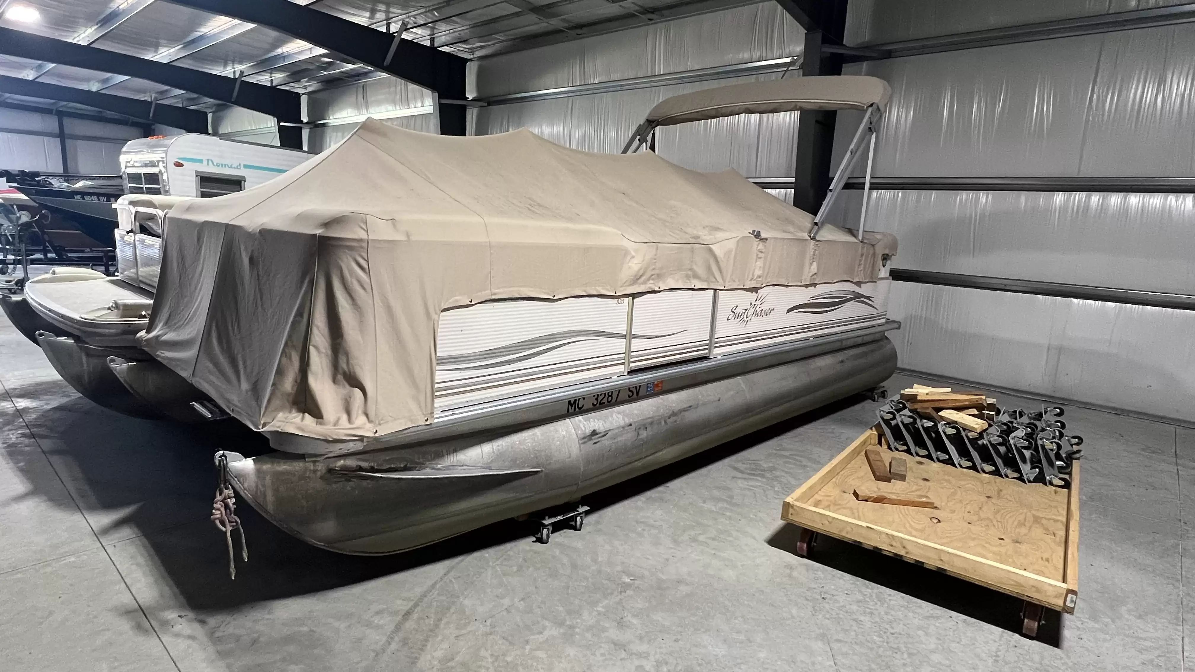 2005 Smoker Craft Sun cruiser