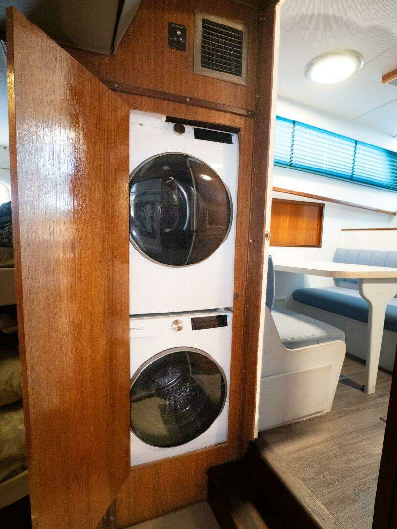 1975 Hatteras 58 Yacht Fisherman - Image 18