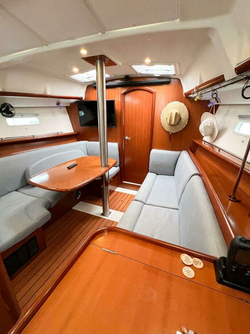 2007 Beneteau 373 - Image 40