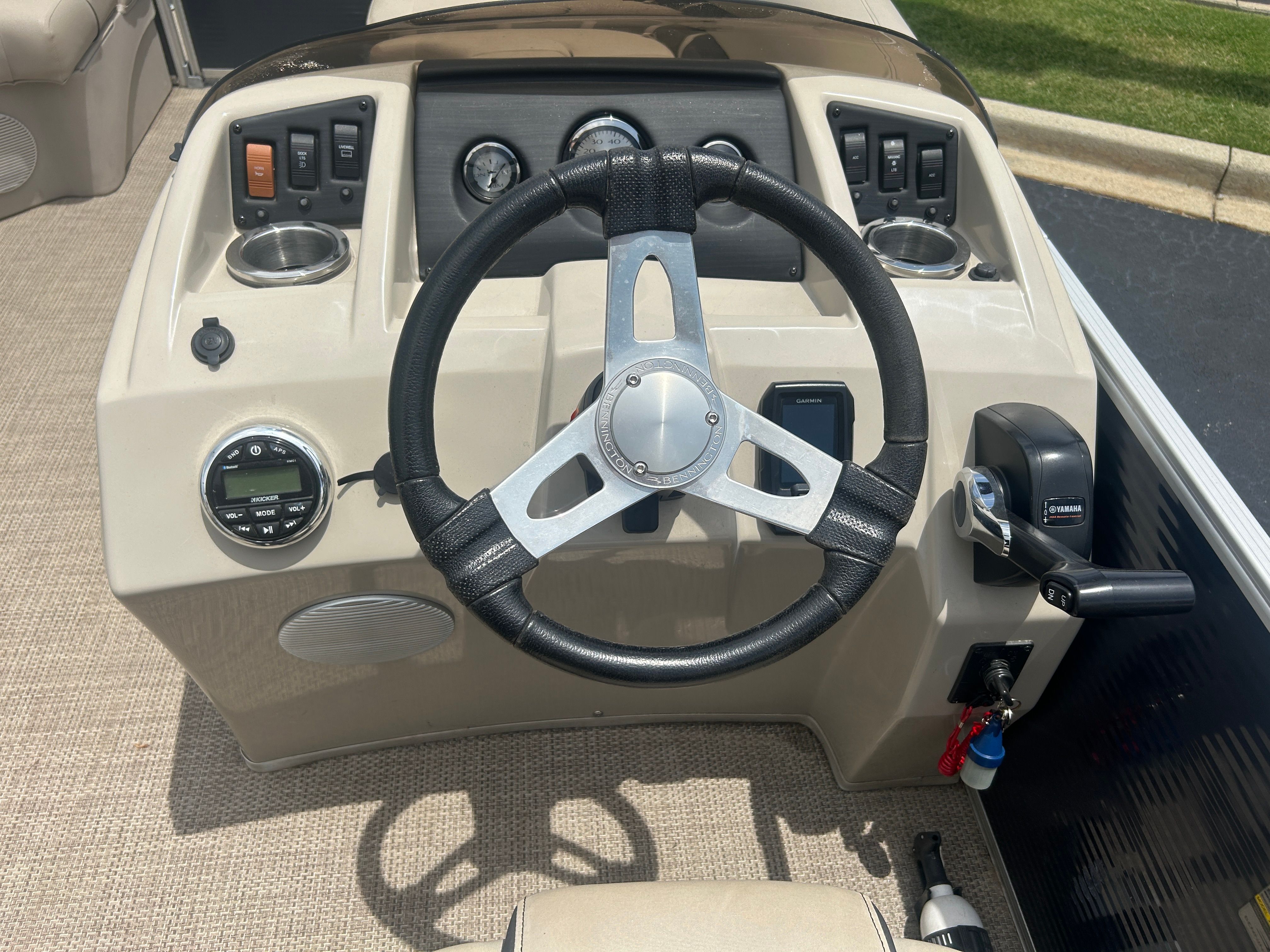 2019 Bennington SX22 Stern Radius - 15