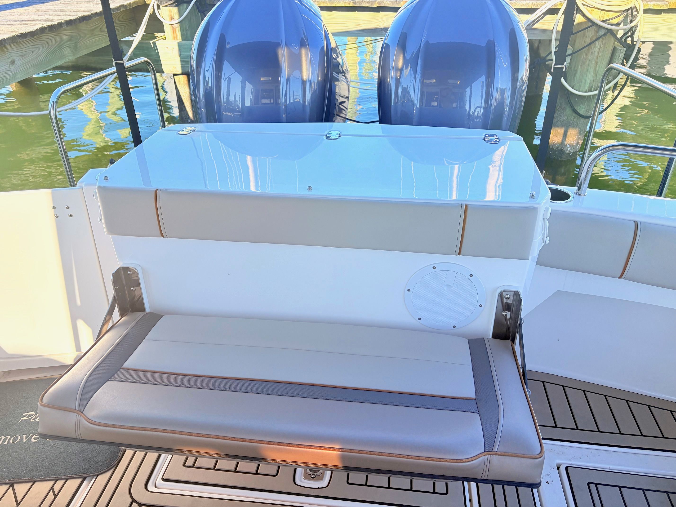 2023 Cutwater 32 Coupe - 12