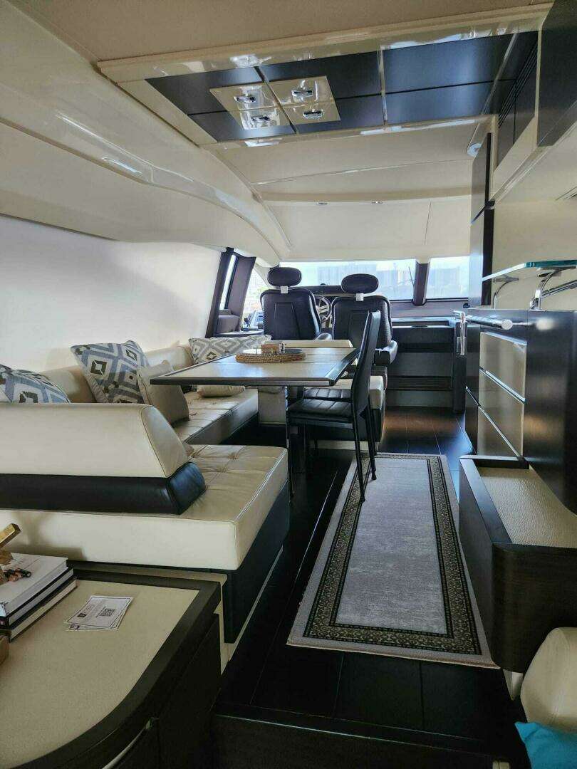 2014 Azimut Flybridge - Image 36