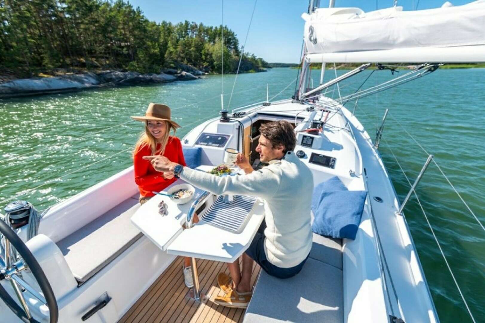 2026 Beneteau Oceanis 30.1 Swing Keel - Image 11