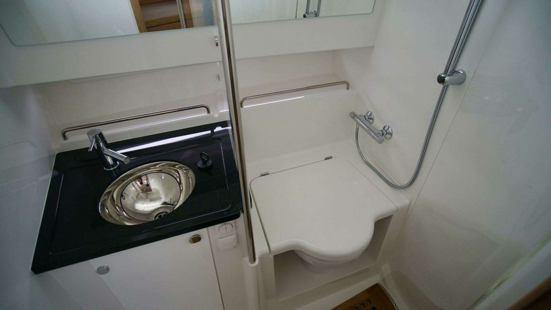 2024 Nimbus Tender 11 - Image 9