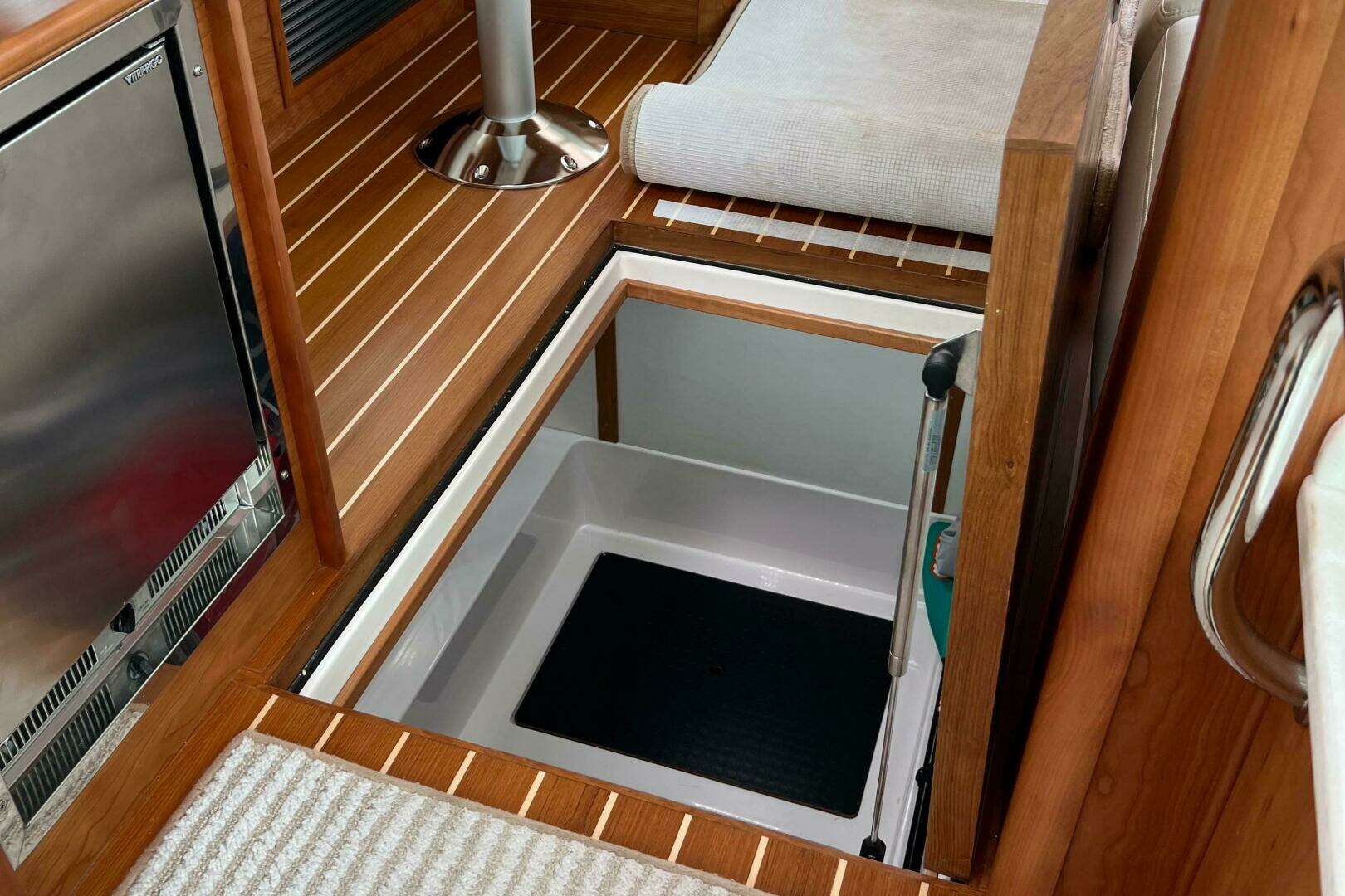 2022 Sabre 45 Salon Express - Image 24