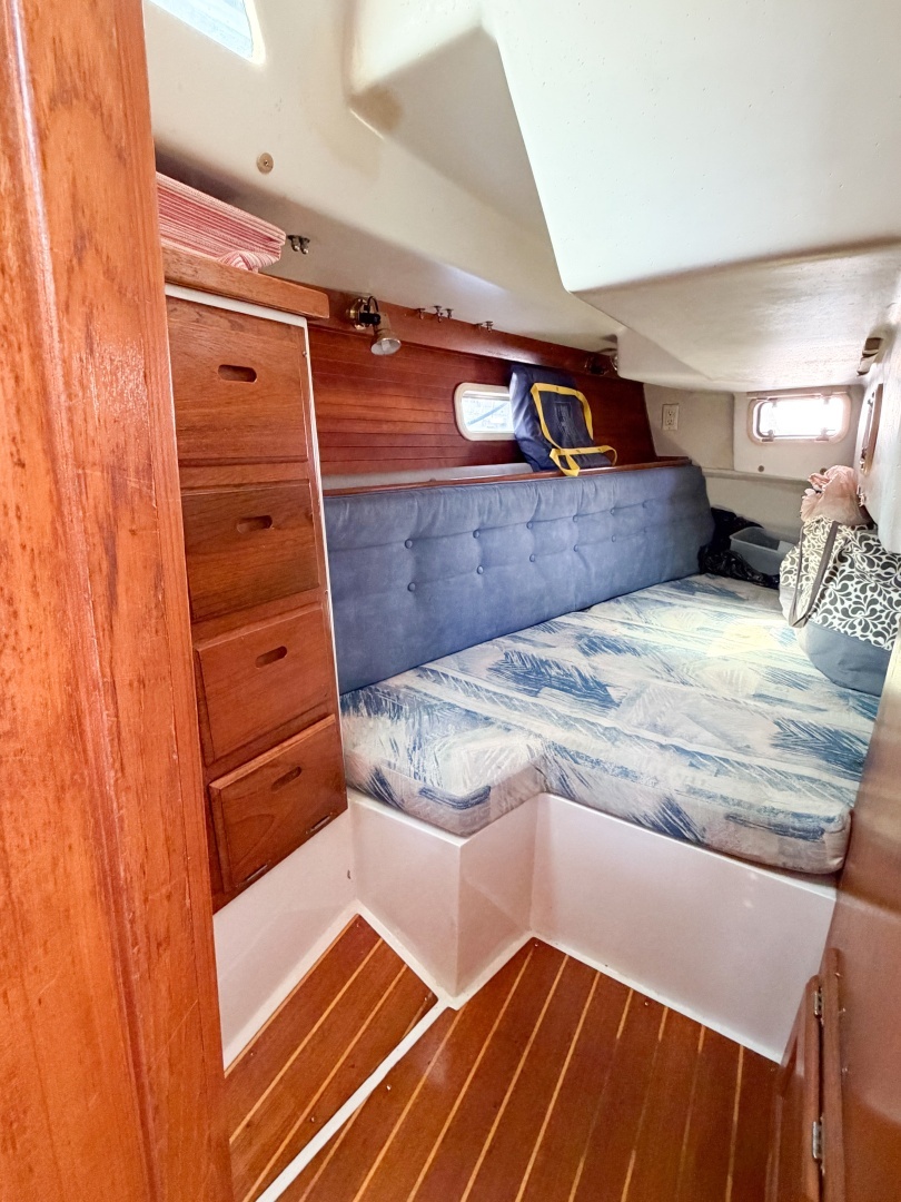 1996 Catalina 36 Mk II - Image 22