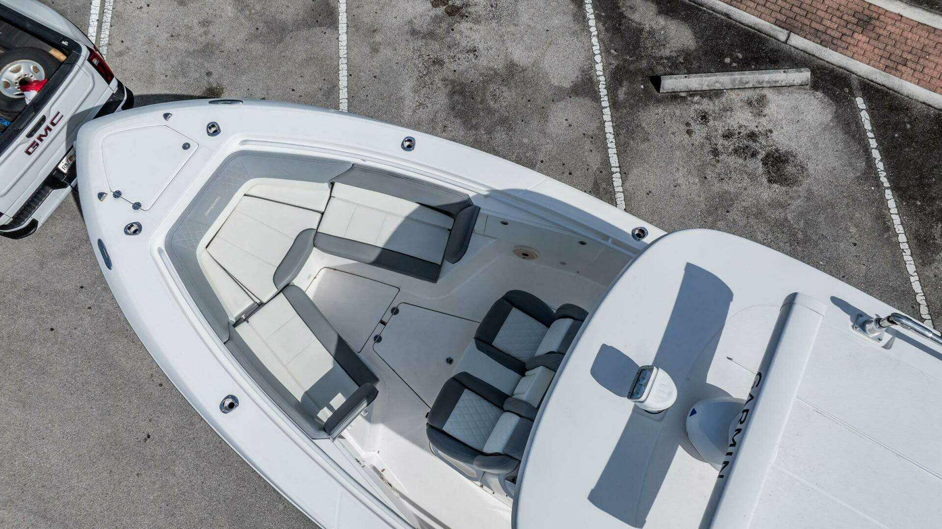 2021 Everglades 335 Center Console - Image 9