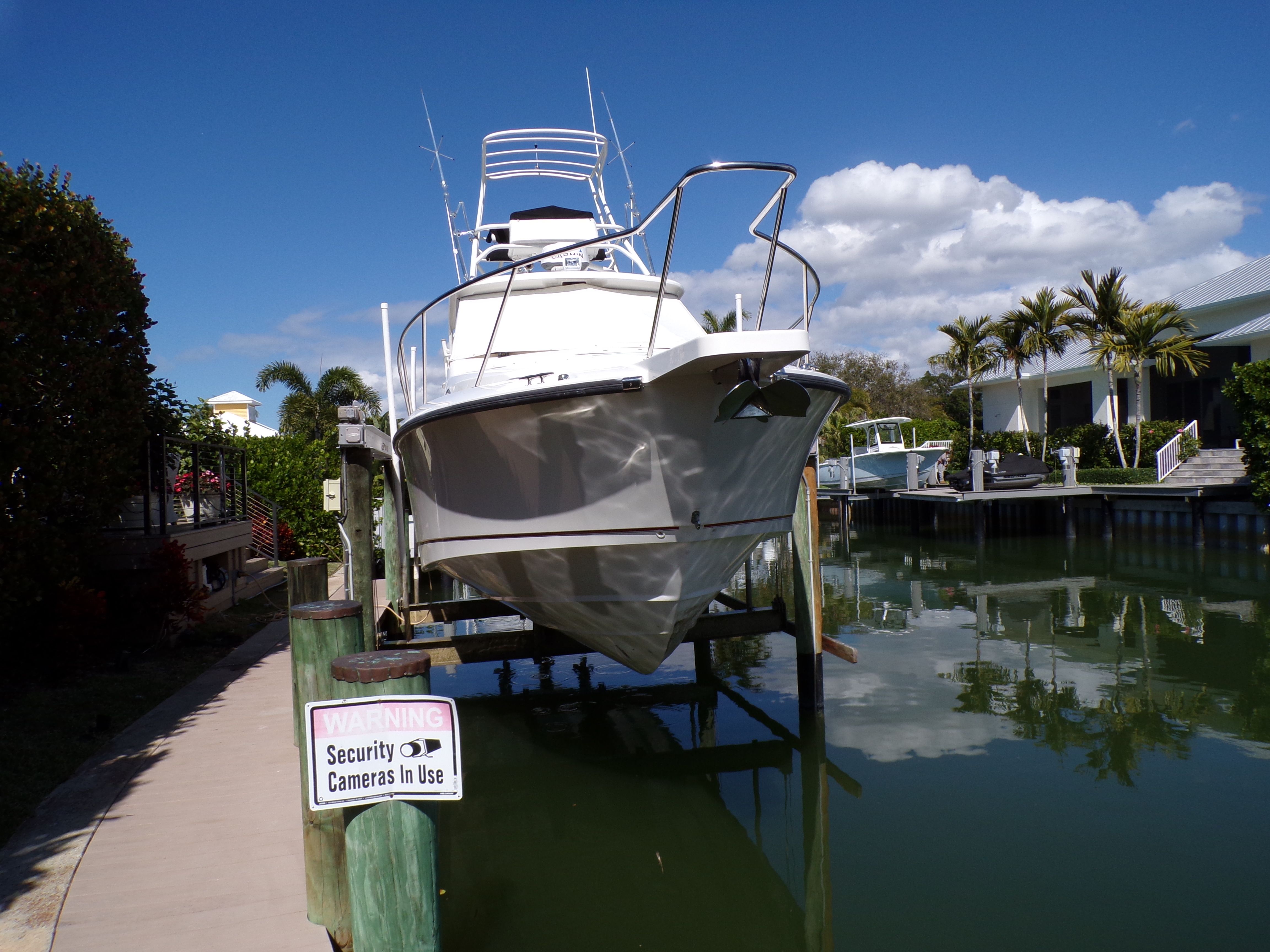 2014 Boston Whaler 345 Conquest