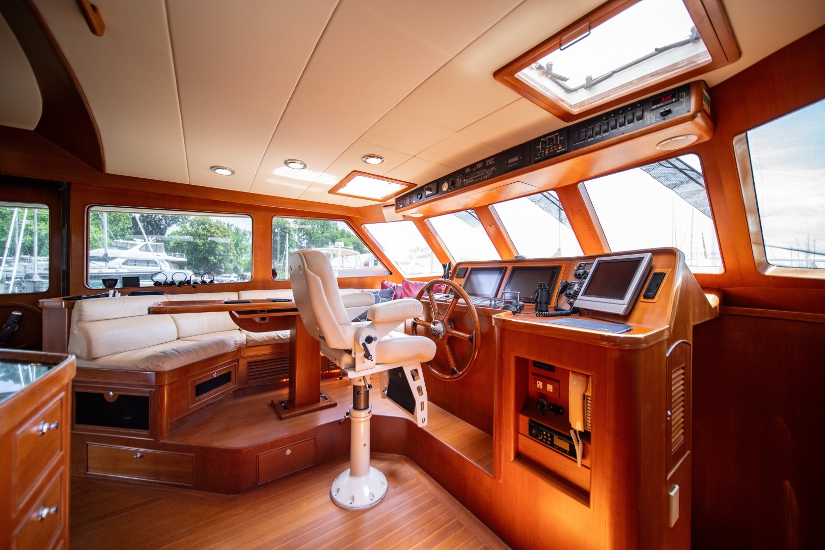 2003 Marlow Explorer 65C - Image 12