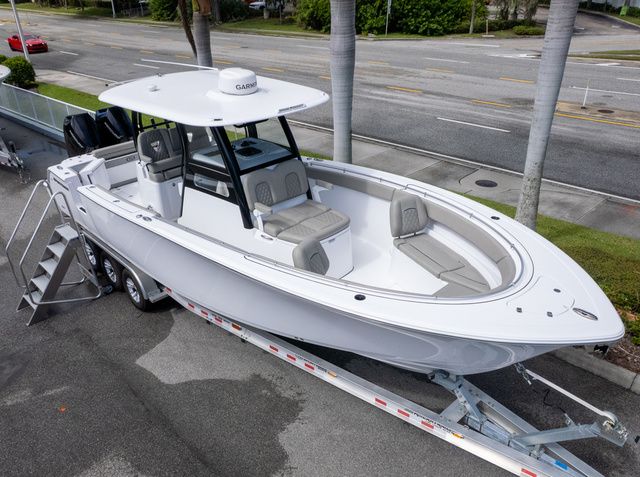 2025 Sportsman Open 322 Center Console