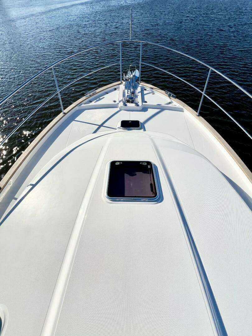 2027 Sabre 43 Salon Express - Image 28