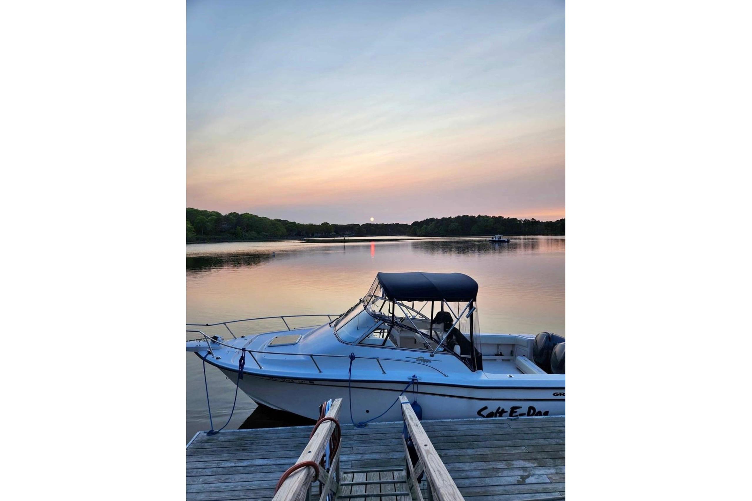 2004 Grady-White Express 265