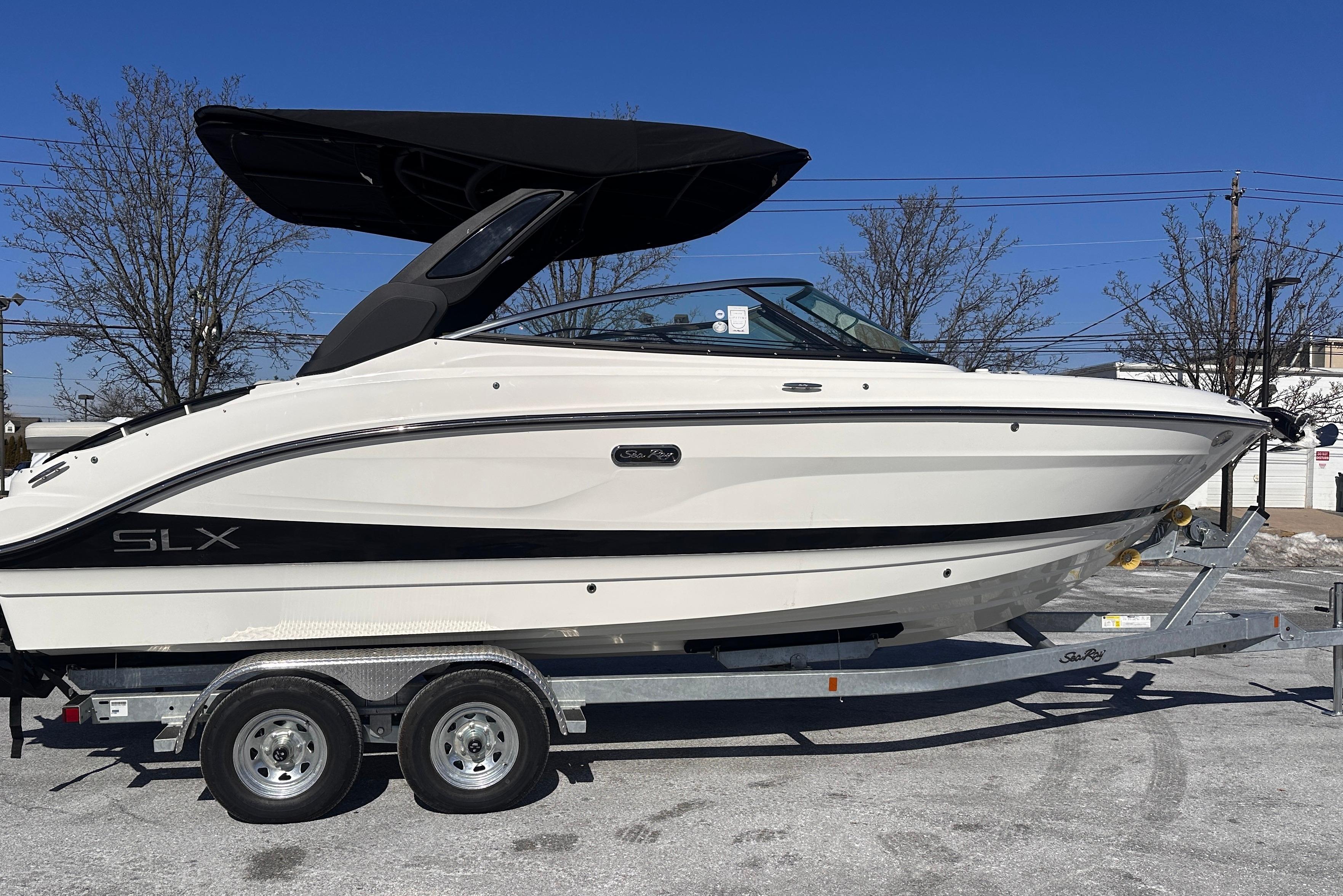 2026 Sea Ray SLX 260 Outboard