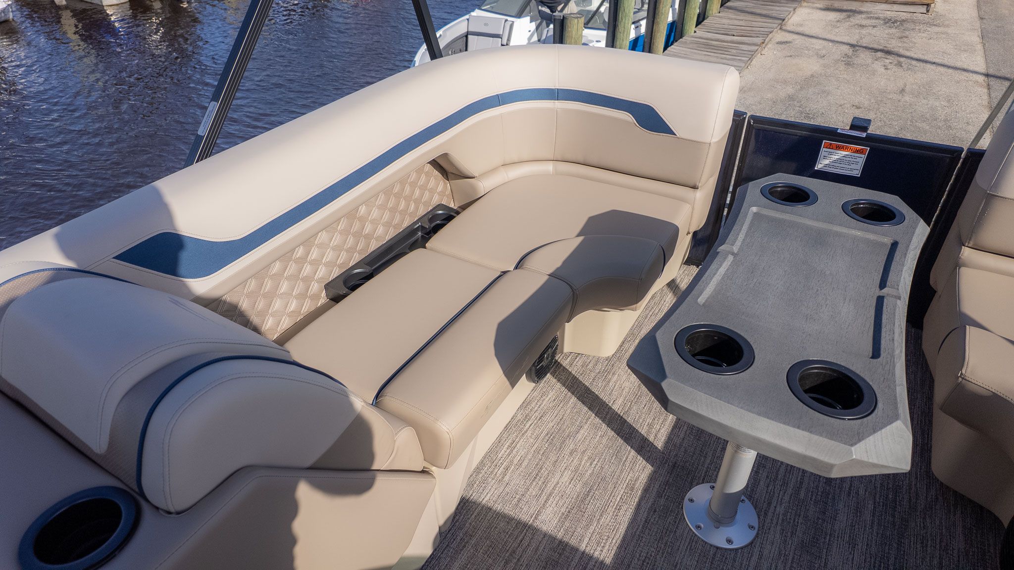 2026 Bennington 22 S STERN RADIUS - 12