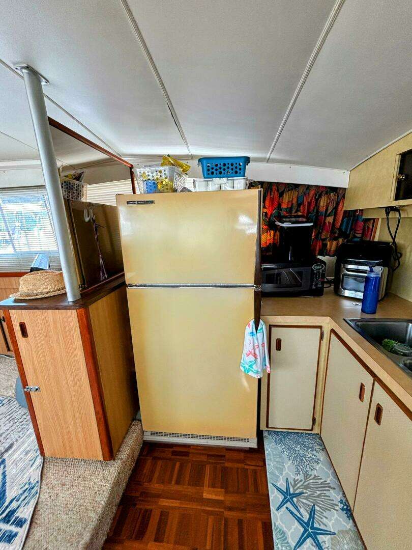 1977 Bertram 42 Motor Yacht - Image 32