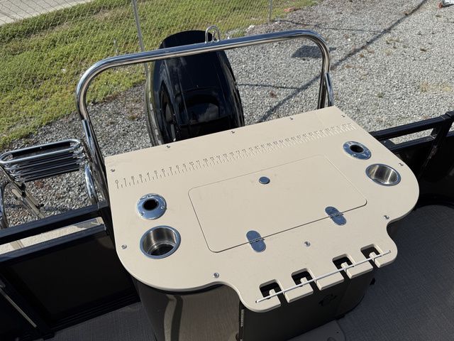 2026 Tahoe Sport 85 - 21 Rear Fish - 13