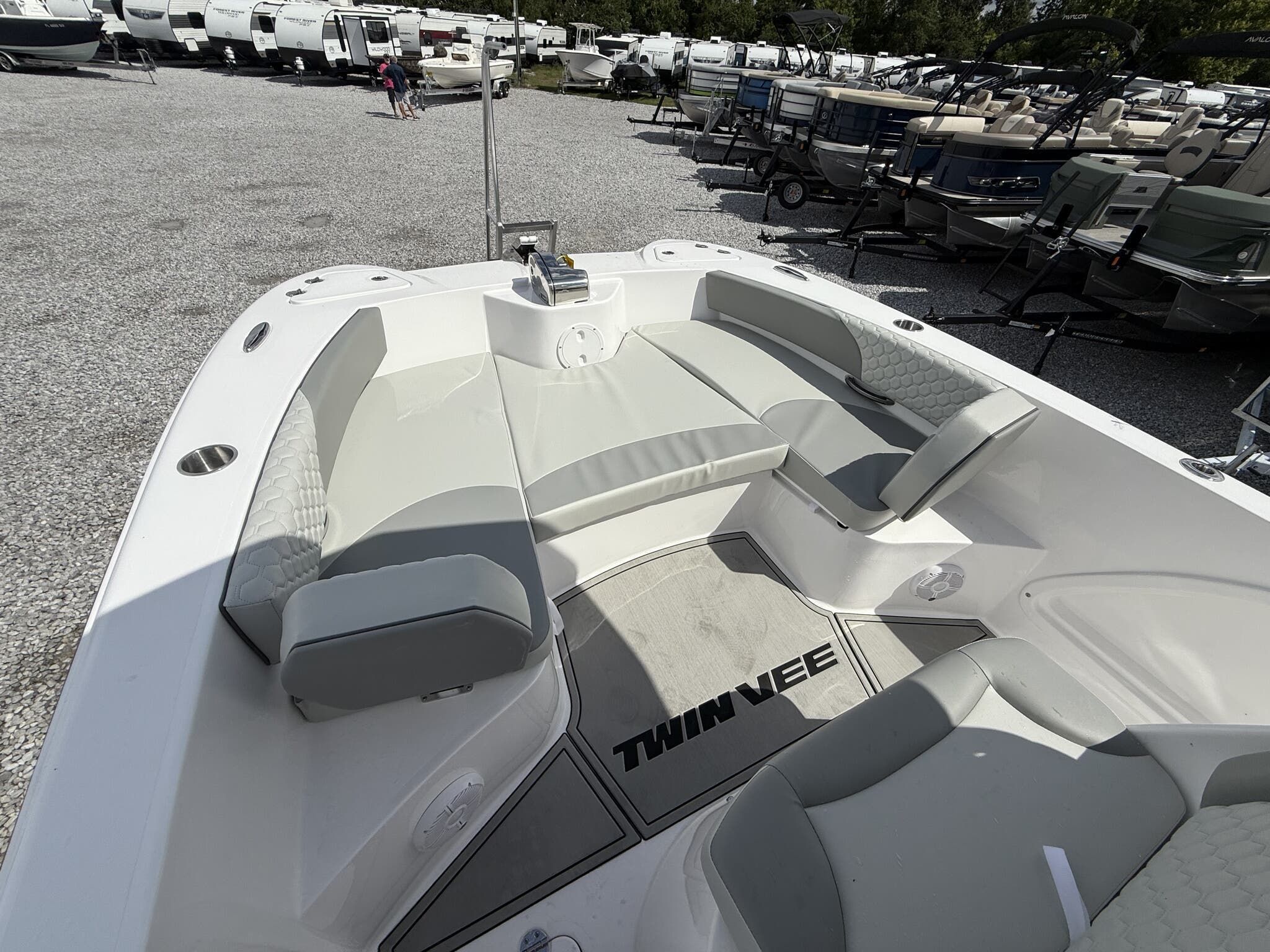 2026 Twin Vee GFX 24GFX - 8