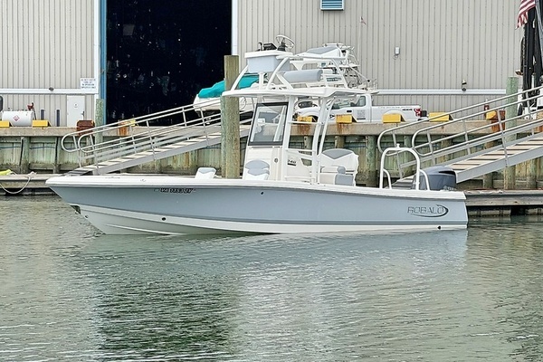 2021 Robalo 246 Cayman SD