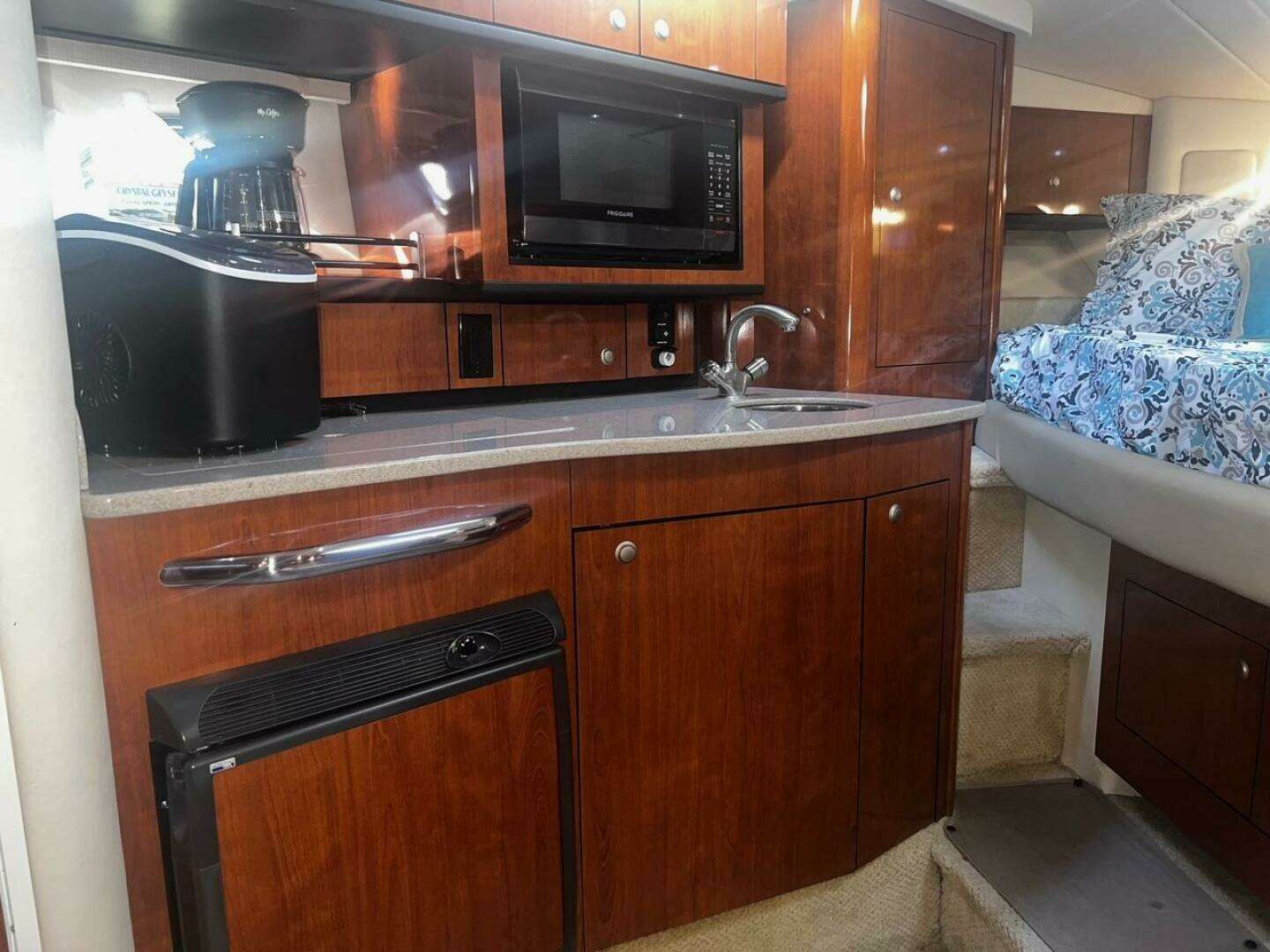 2007 Sea Ray Sundancer - Image 15