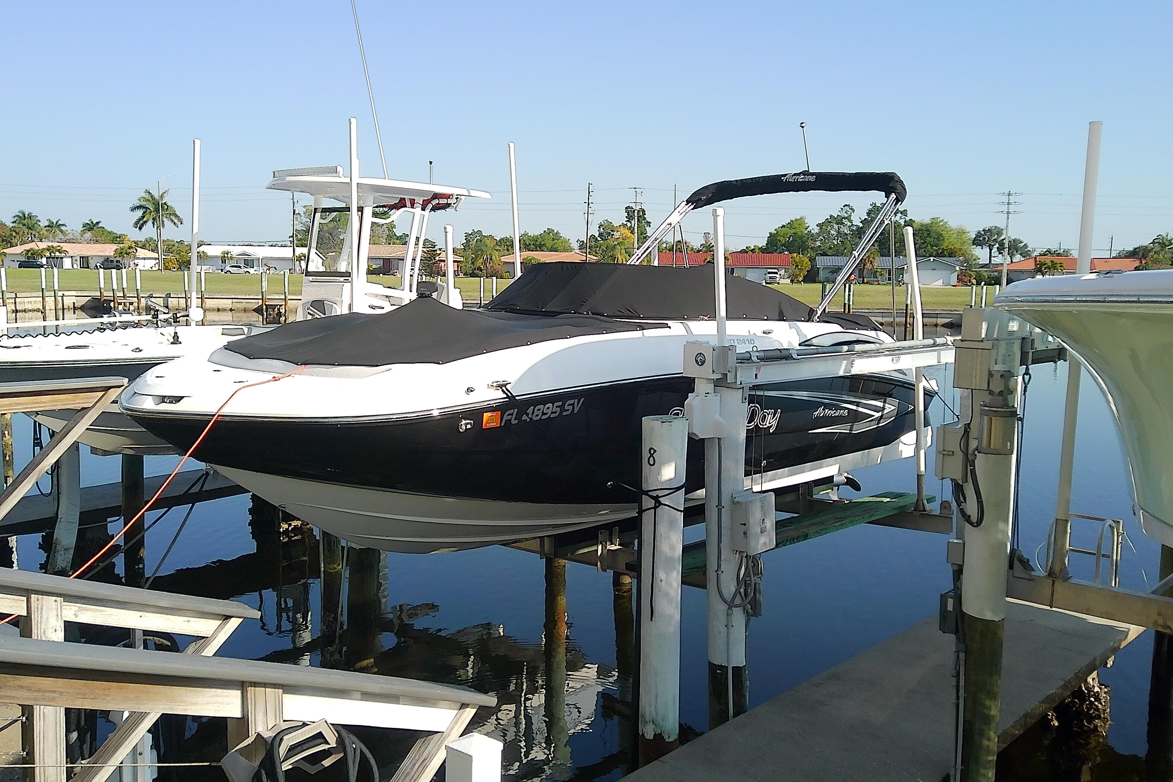 2021 Hurricane SunDeck 2410 OB