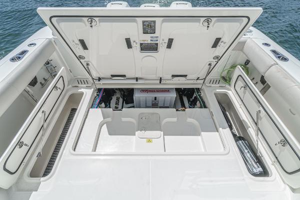 2020 Boston Whaler 345 Conquest - 40