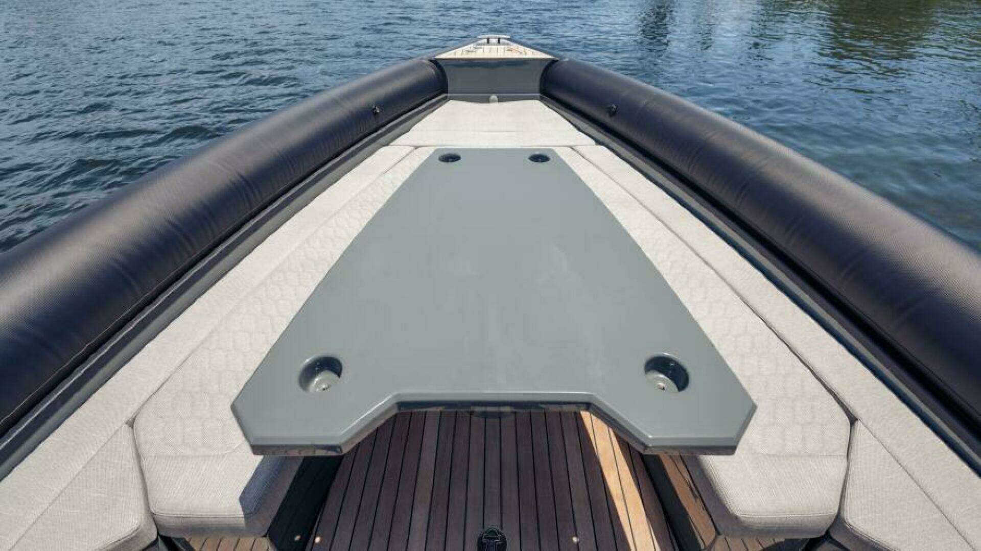 2025 Skipper 38 Sunbed - Image 31